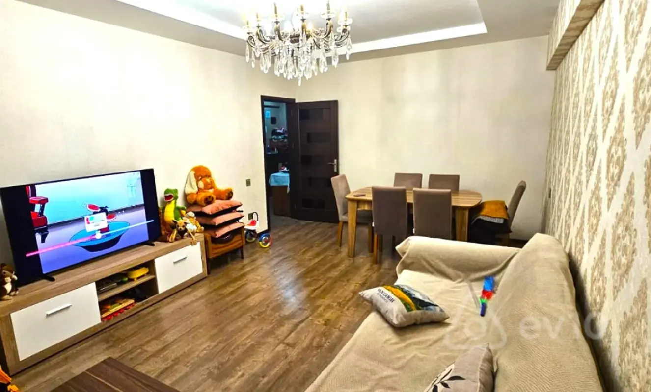 Satılır 3 otaqlı köhnə tikili 95 m²