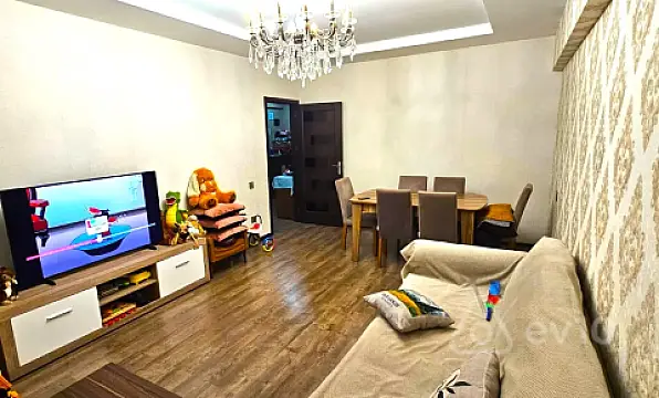 Satılır 3 otaqlı köhnə tikili 95 m² — Bakı, Nizami 3 otaq 95.00 m²
