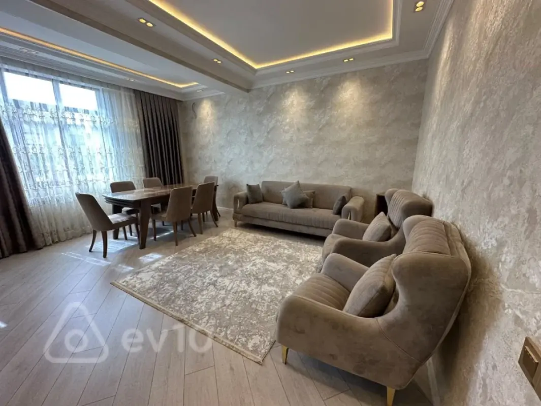 Satılır 3 otaqlı yeni tikili 100 m²
