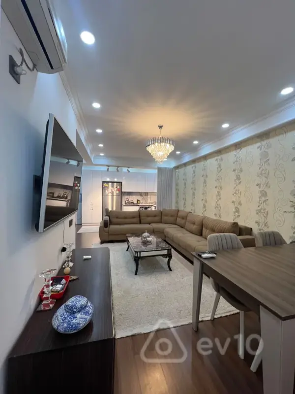 Satılır 3 otaqlı yeni tikili 82 m²