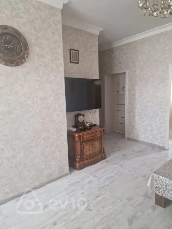 Satılır 3 otaqlı köhnə tikili 80 m²