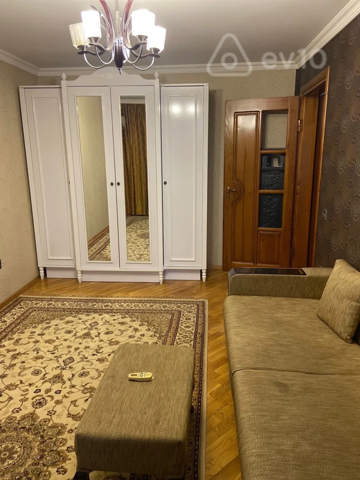Kirayə verilir 2 otaqlı köhnə tikili 65 m²