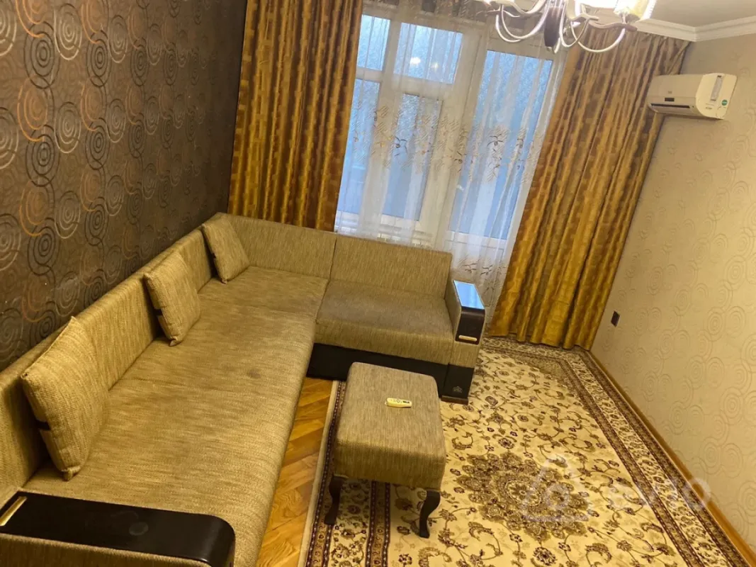 Kirayə verilir 2 otaqlı köhnə tikili 65 m²
