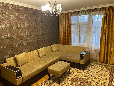 Kirayə verilir 2 otaqlı köhnə tikili 65 m²