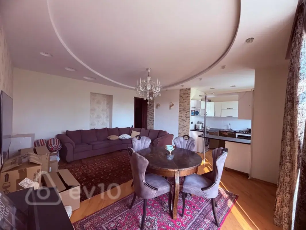 Satılır 3 otaqlı köhnə tikili 90 m²
