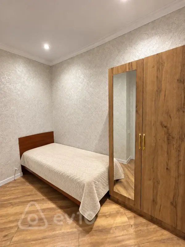 Kirayə verilir 3 otaqlı yeni tikili 70 m²