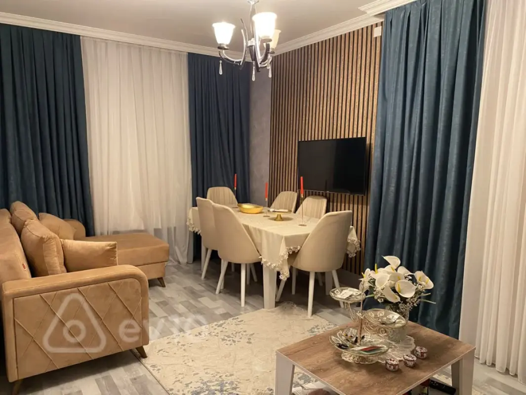 Satılır 2 otaqlı köhnə tikili 65 m²