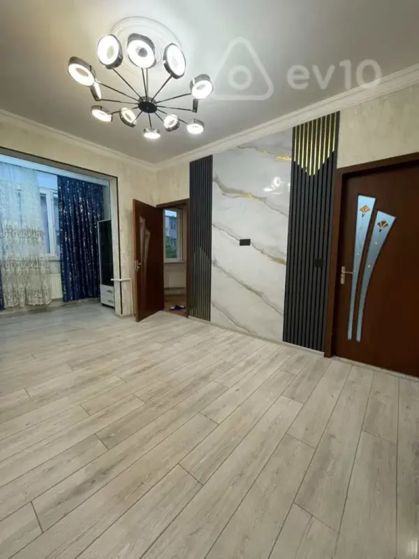 Satılır 2 otaqlı köhnə tikili 50 m²