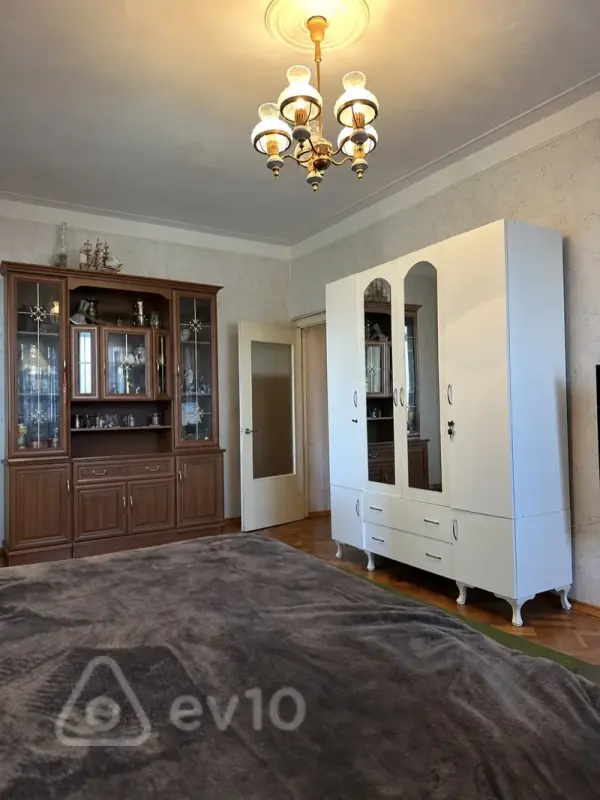 Satılır 2 otaqlı köhnə tikili 45 m²
