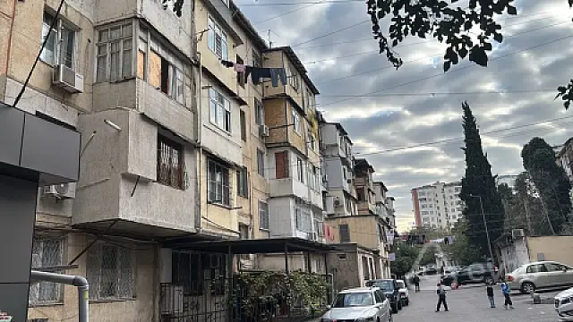 Satılır 3 otaqlı köhnə tikili 50 m² — Bakı, Binəqədi 3 otaq 50.00 m²
