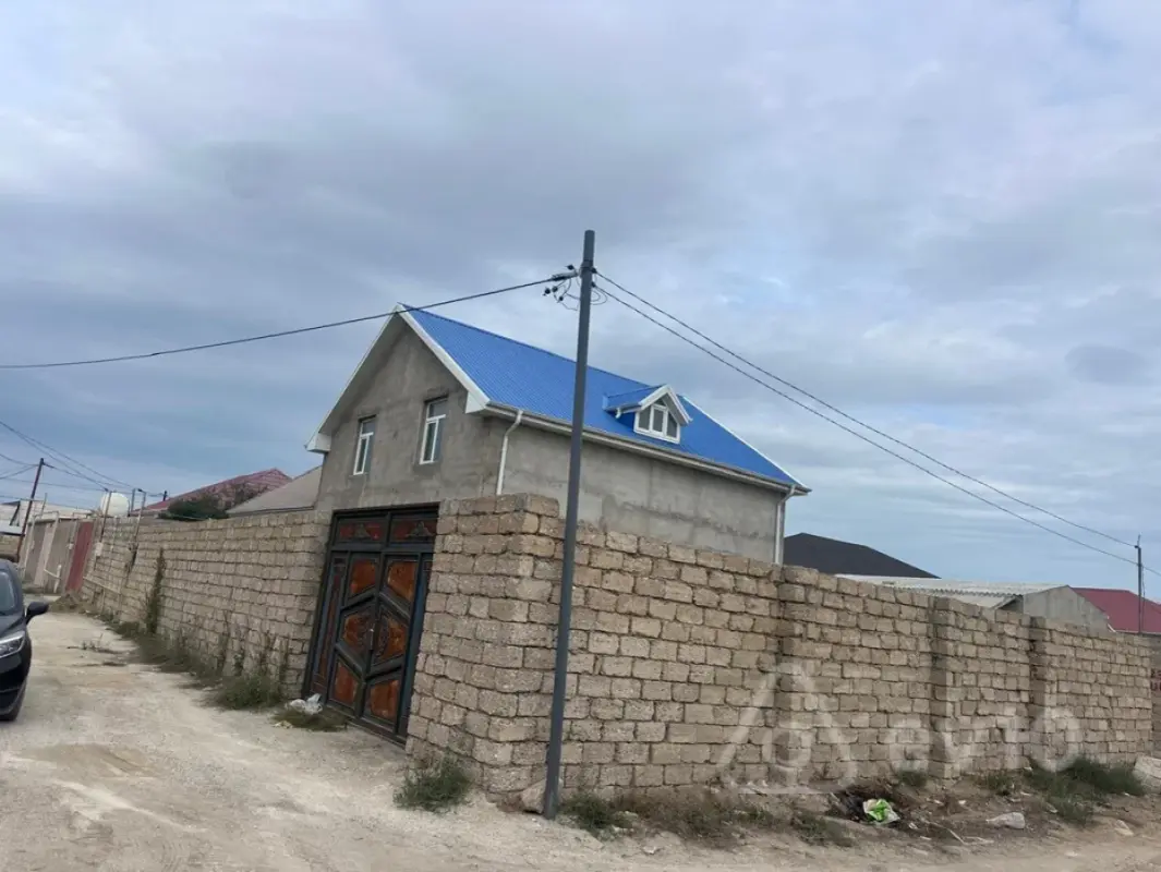 Satılır 8 otaqlı həyət evi 160 m²