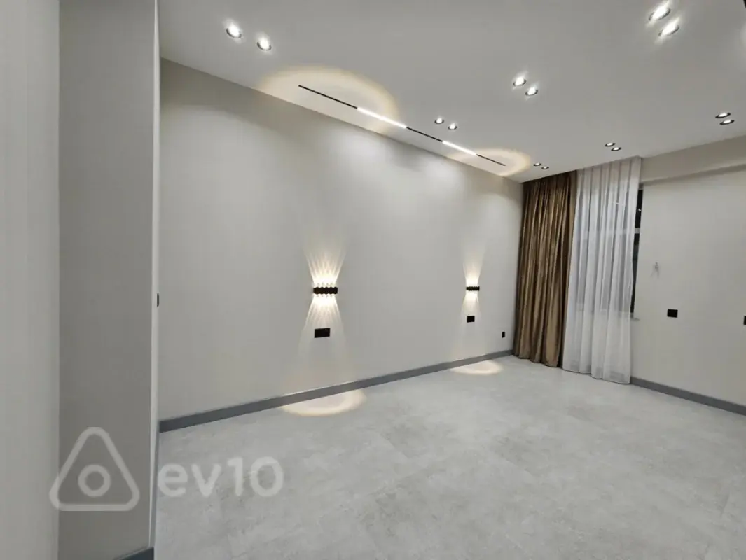Satılır 3 otaqlı yeni tikili 100 m²