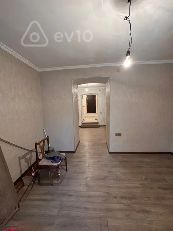Kirayə verilir 2 otaqlı köhnə tikili 40 m²