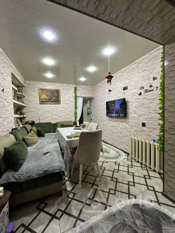Satılır 2 otaqlı köhnə tikili 58 m²
