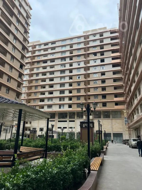 Satılır 4 otaqlı yeni tikili 256 m²