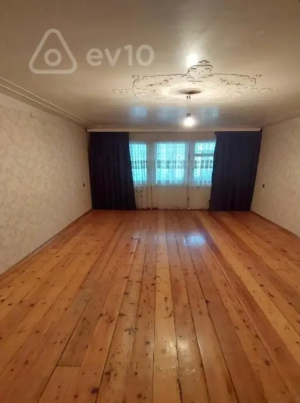 Satılır 3 otaqlı köhnə tikili 70 m²