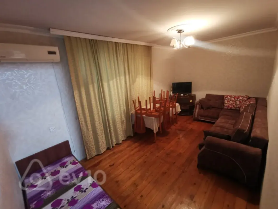 Kirayə verilir 2 otaqlı köhnə tikili 55 m²