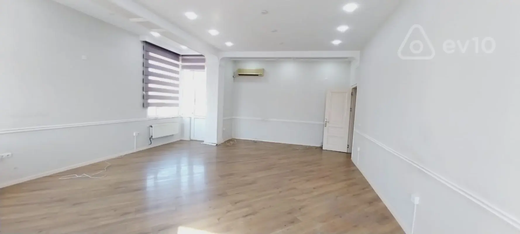 Kirayə verilir 5 otaqlı ofis 230 m²