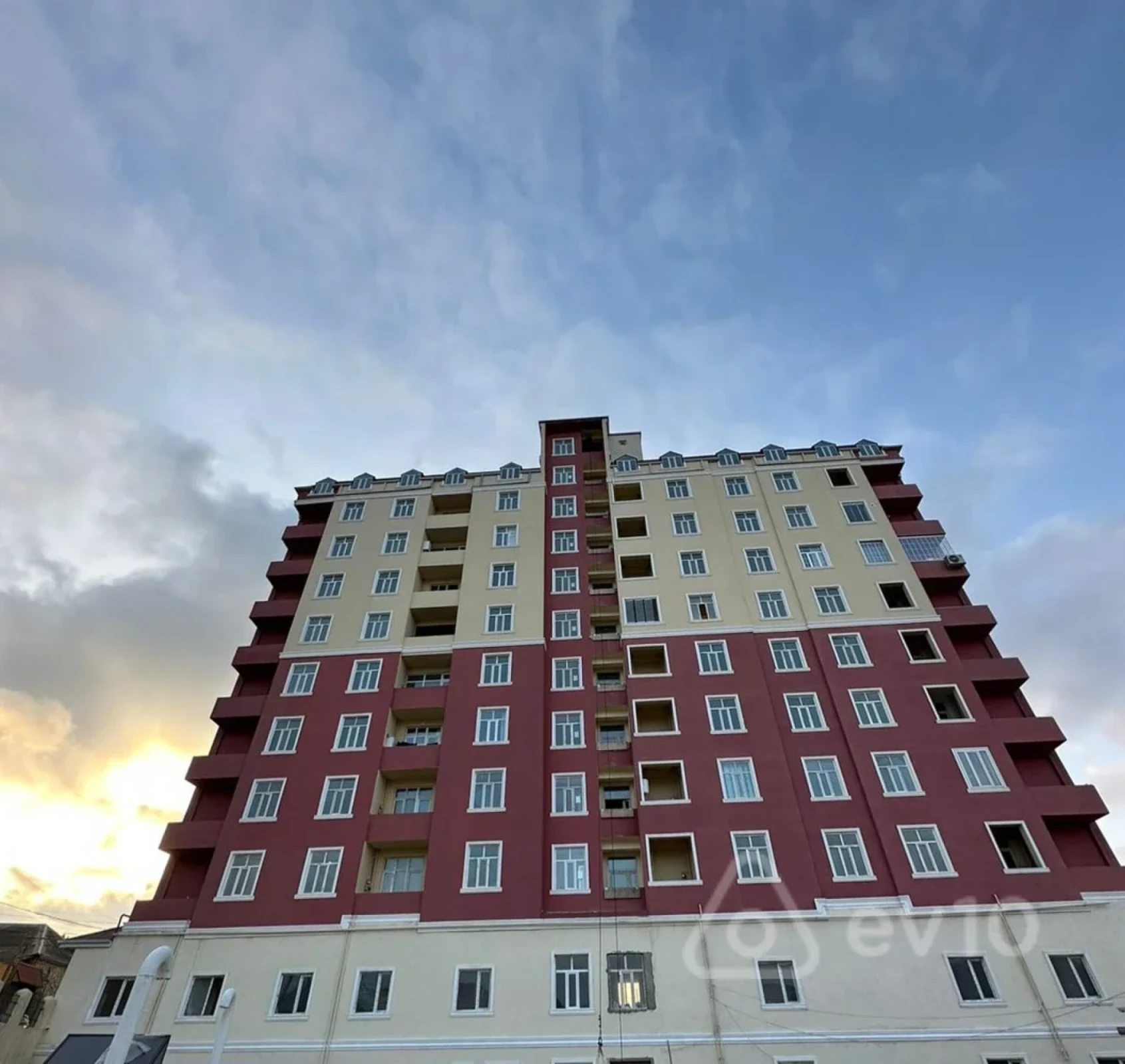 Satılır 2 otaqlı yeni tikili 80 m²