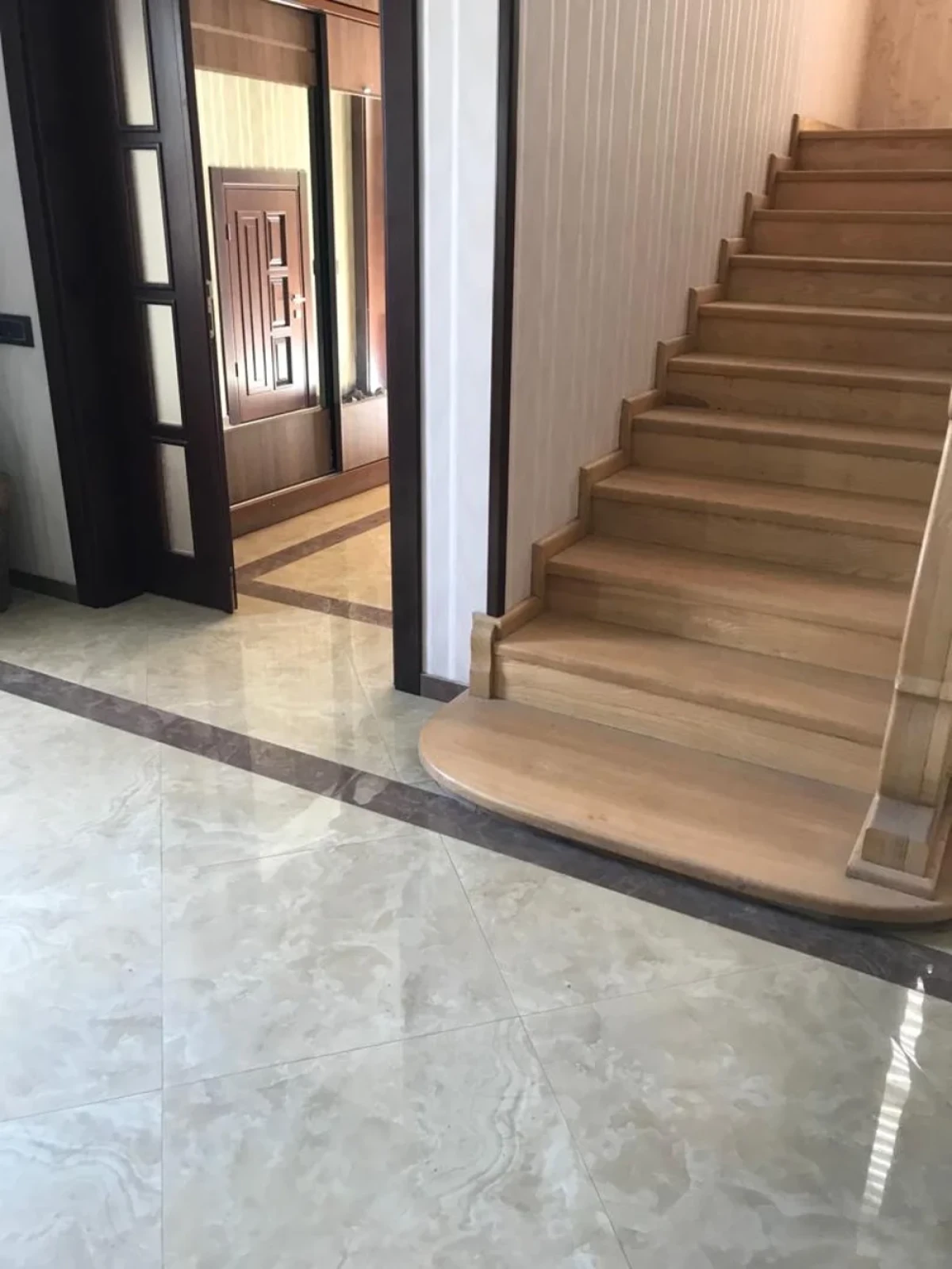 Satılır 6 otaqlı həyət evi 300 m²