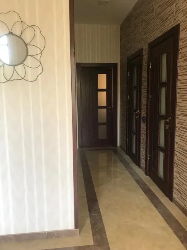 Satılır 6 otaqlı həyət evi 300 m²