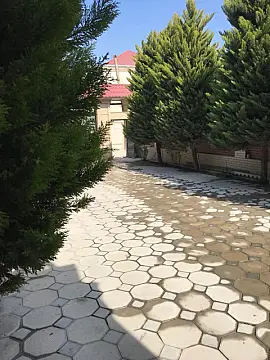 Satılır 6 otaqlı həyət evi 300 m²