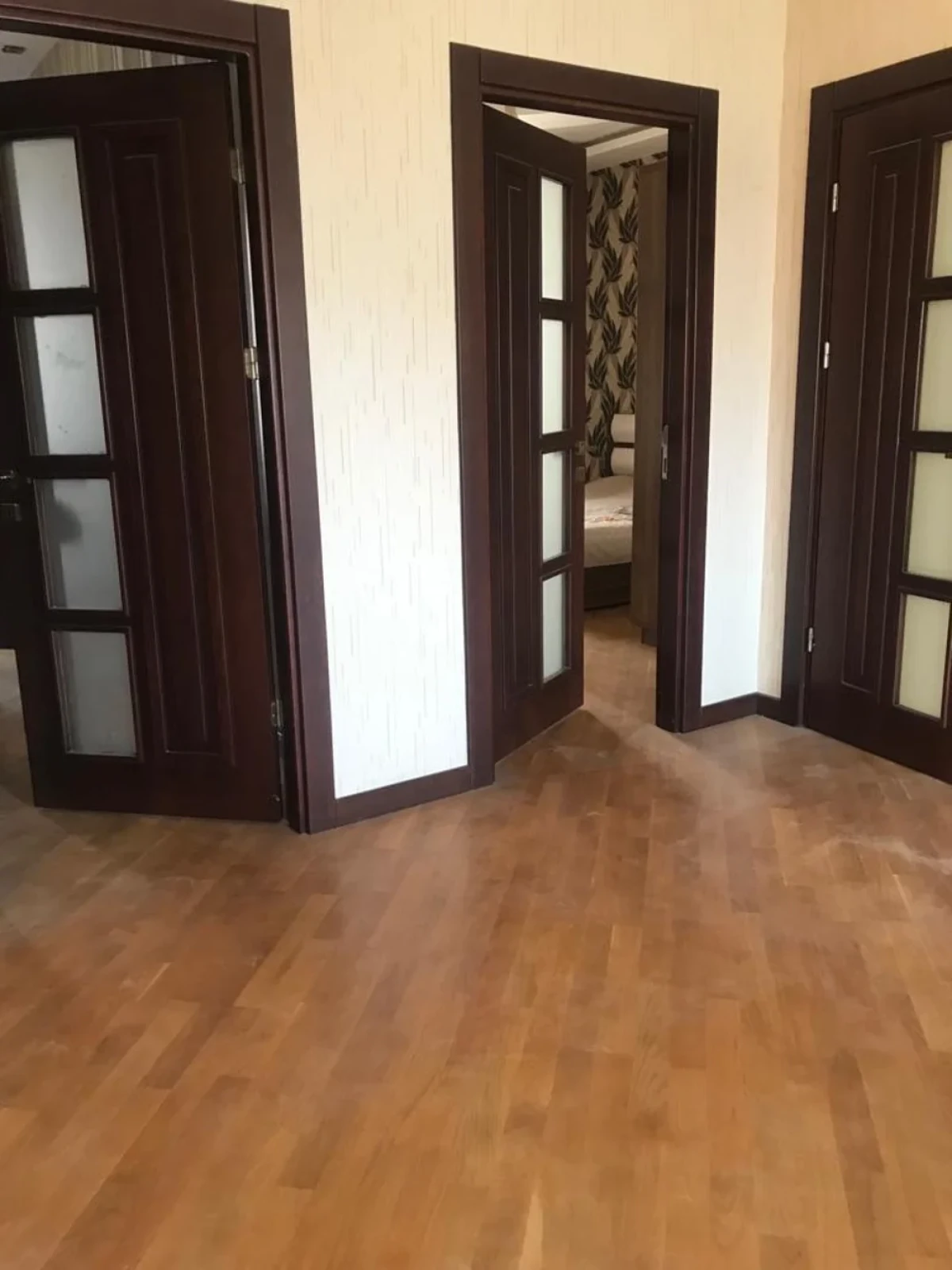 Satılır 6 otaqlı həyət evi 300 m²