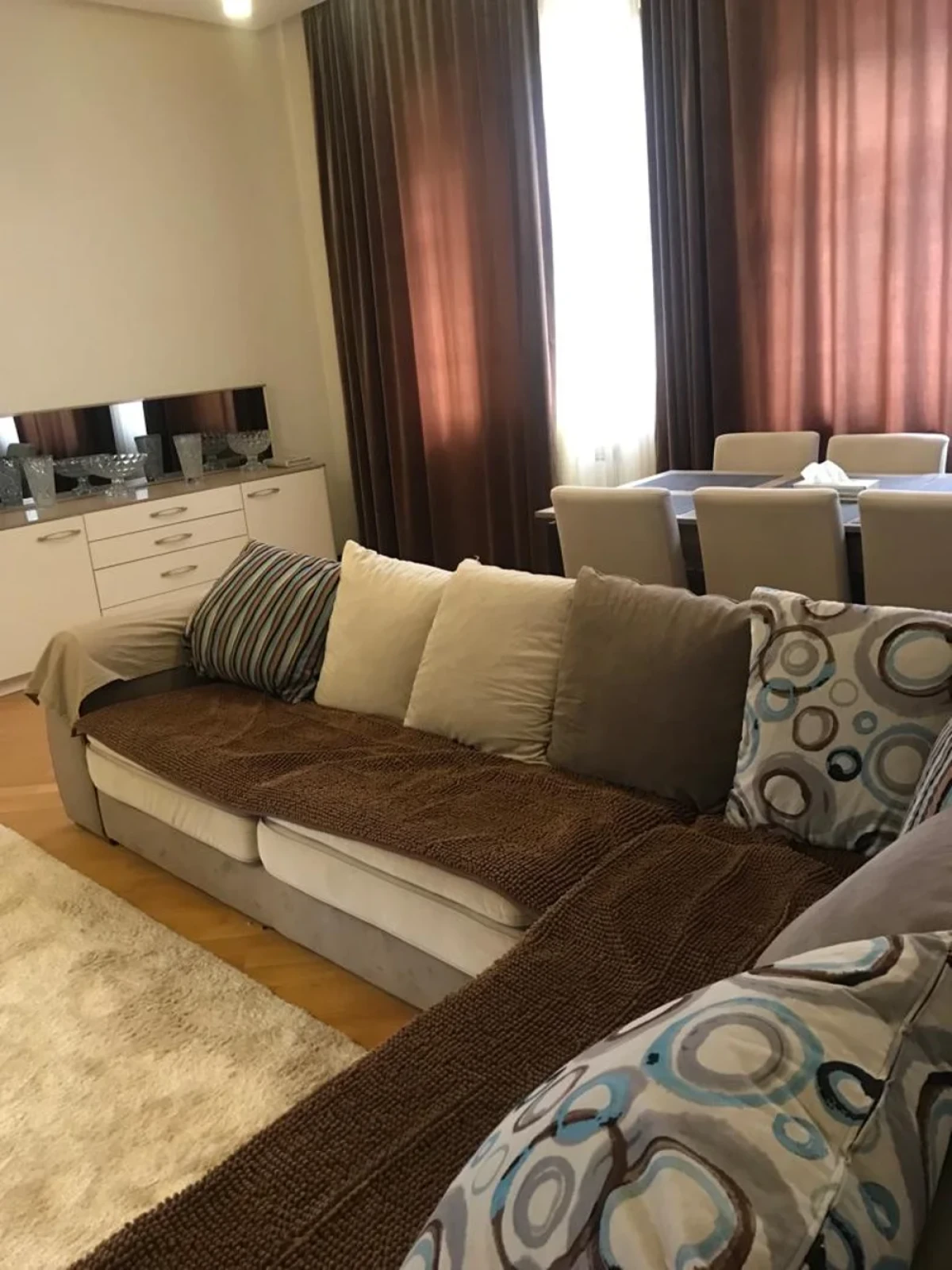 Satılır 6 otaqlı həyət evi 300 m²