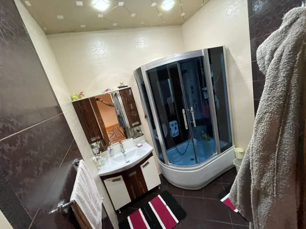 Satılır 4 otaqlı həyət evi 330 m²