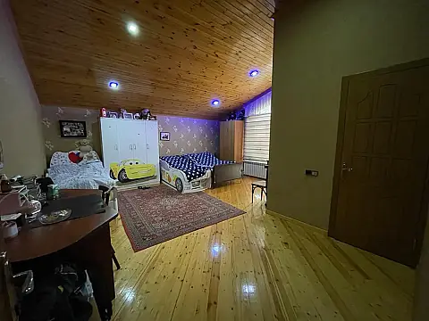 Satılır 4 otaqlı həyət evi 330 m²