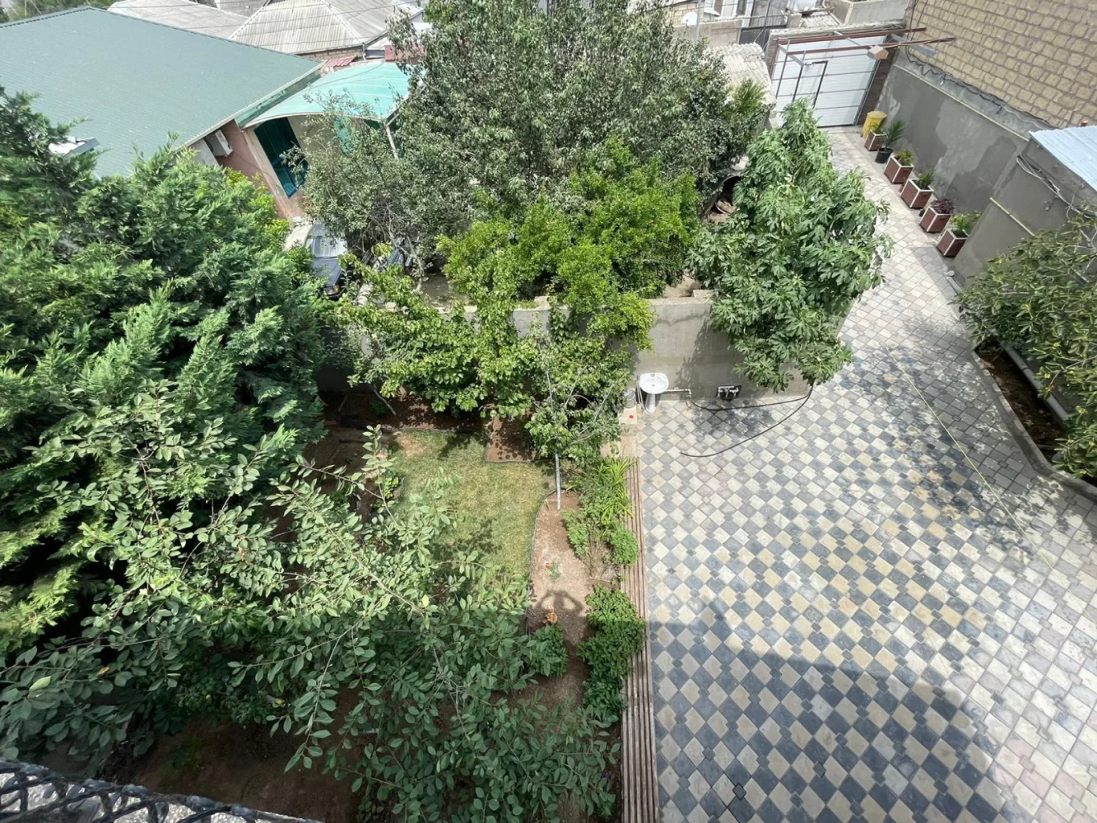 Satılır 4 otaqlı həyət evi 330 m²