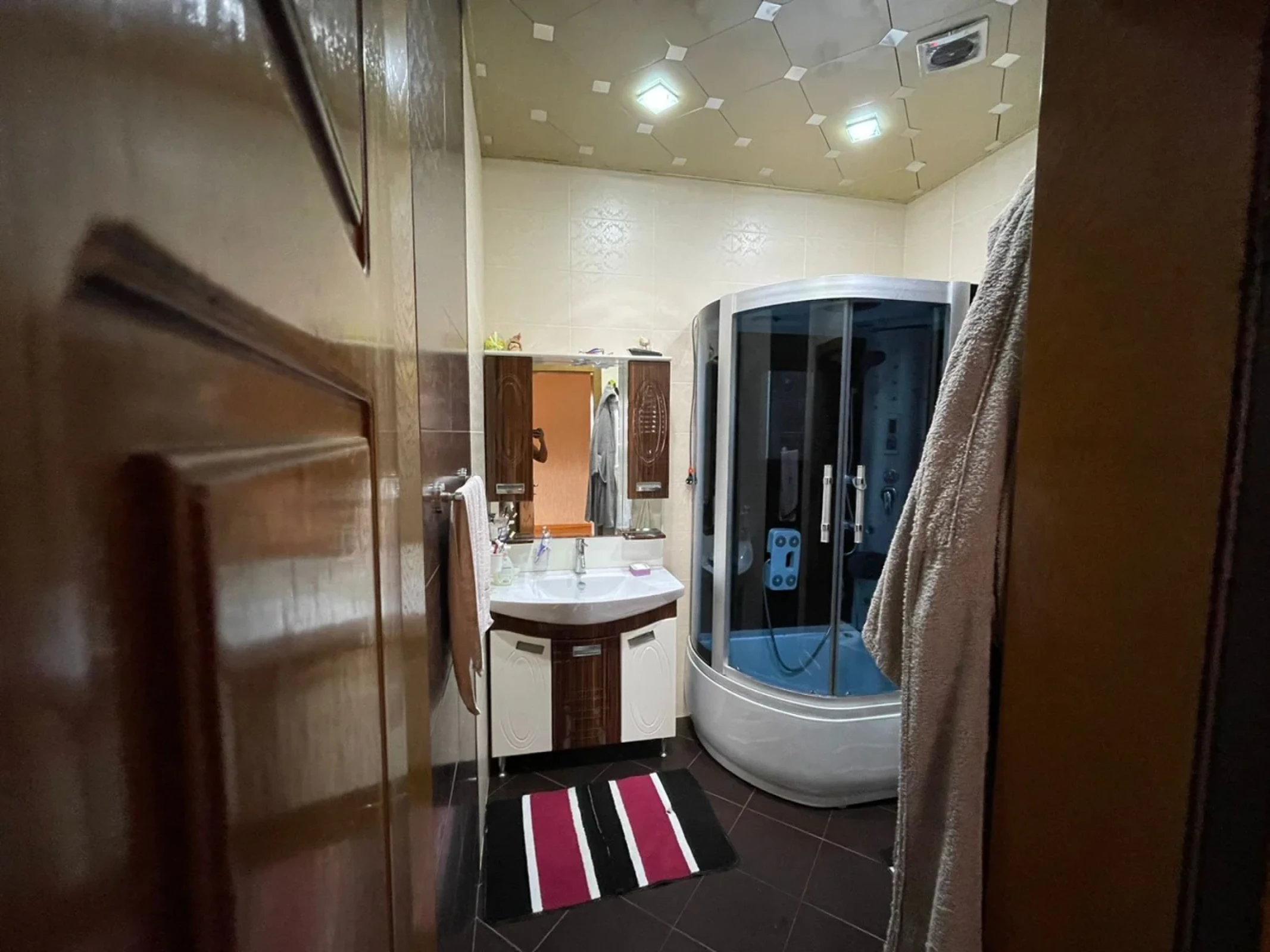 Satılır 4 otaqlı həyət evi 330 m²