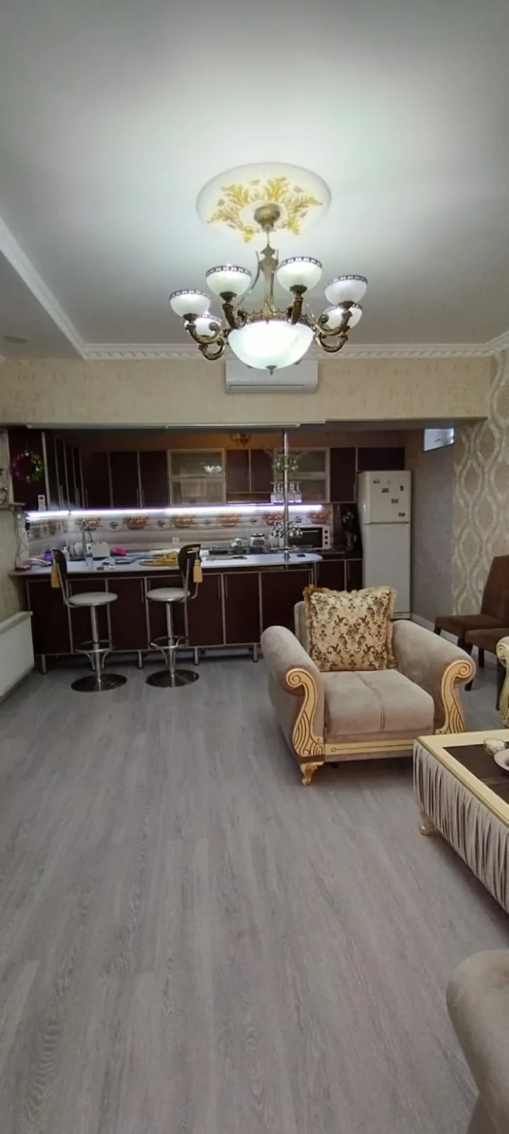 Satılır 4 otaqlı həyət evi 210 m²