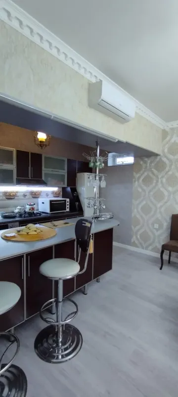 Satılır 4 otaqlı həyət evi 210 m²