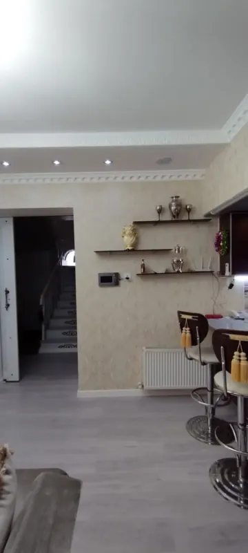 Satılır 4 otaqlı həyət evi 210 m²