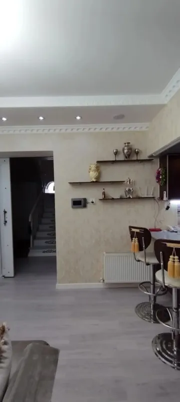 Satılır 4 otaqlı həyət evi 210 m²