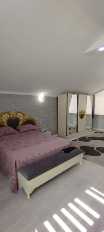 Satılır 4 otaqlı həyət evi 210 m²