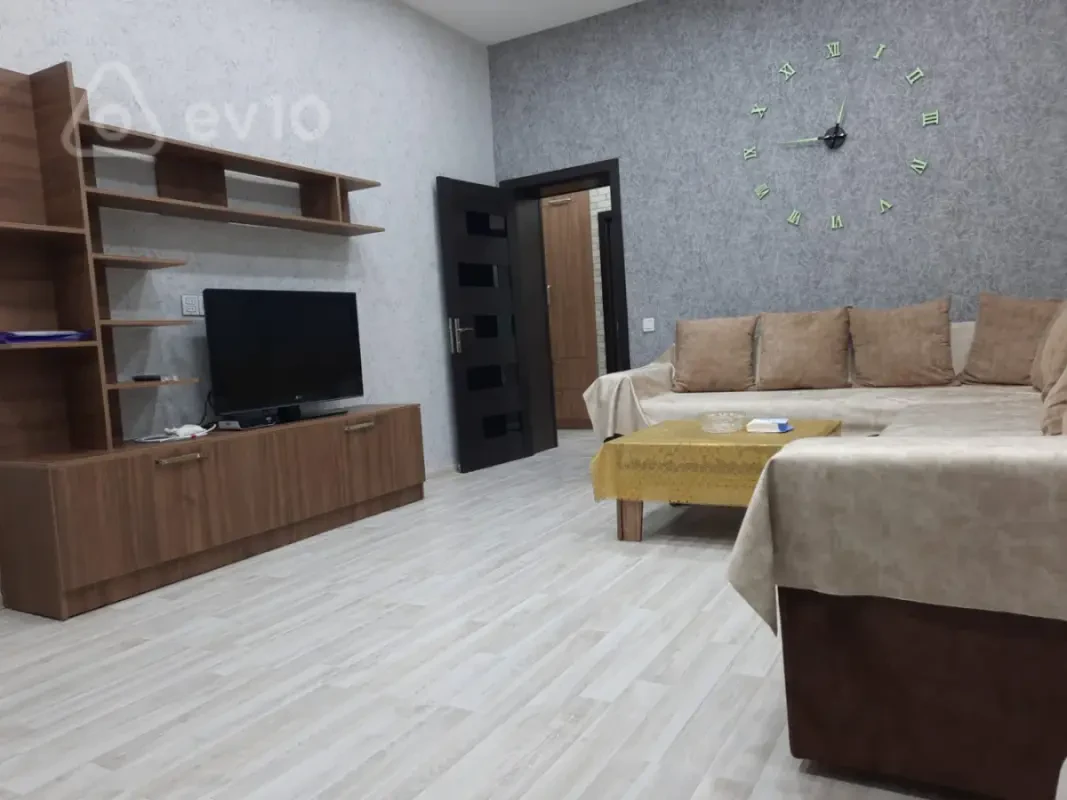 Kirayə verilir 2 otaqlı köhnə tikili 60 m²
