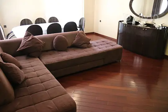 Satılır 3 otaqlı yeni tikili 130 m²