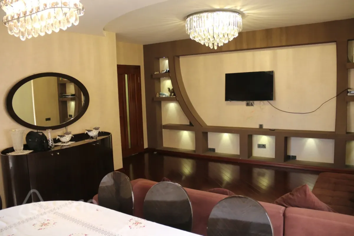 Satılır 3 otaqlı yeni tikili 130 m²