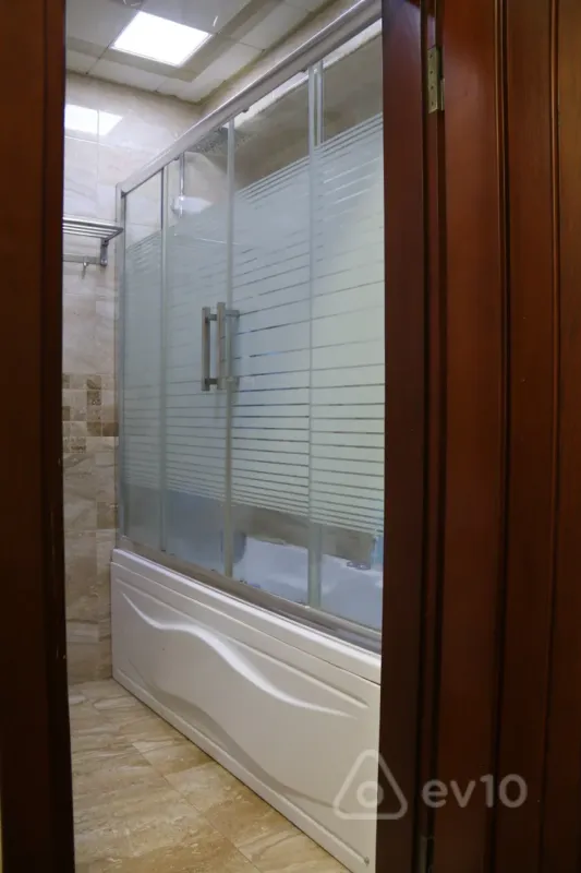 Satılır 3 otaqlı yeni tikili 130 m²