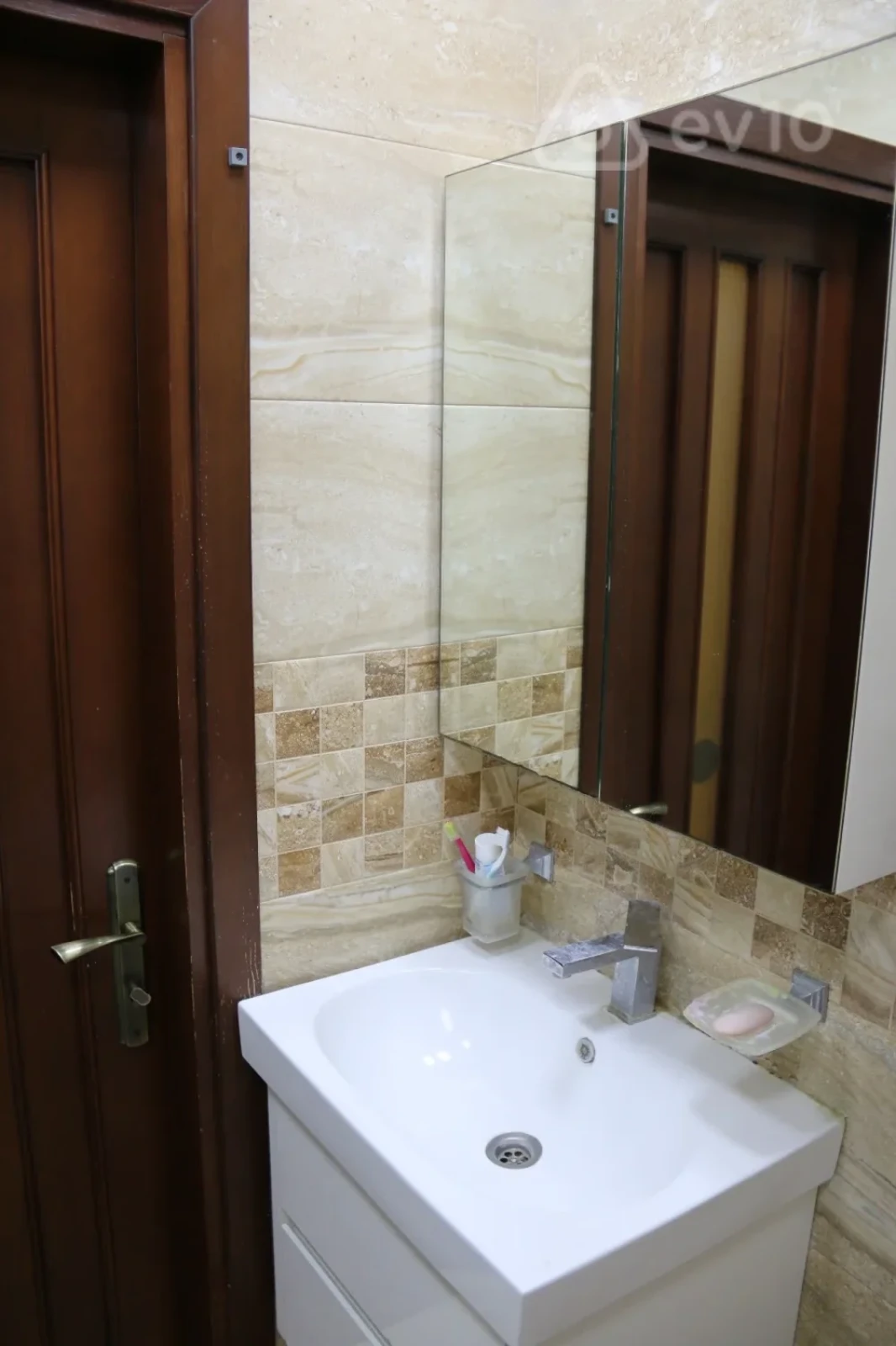 Satılır 3 otaqlı yeni tikili 130 m²