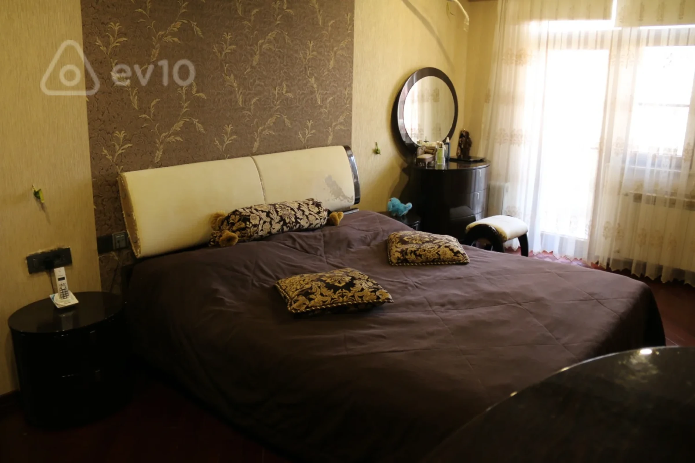 Satılır 3 otaqlı yeni tikili 130 m²