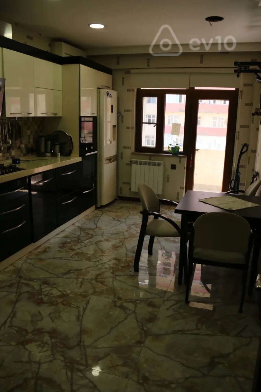 Satılır 3 otaqlı yeni tikili 130 m²