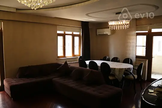 Satılır 3 otaqlı yeni tikili 130 m²