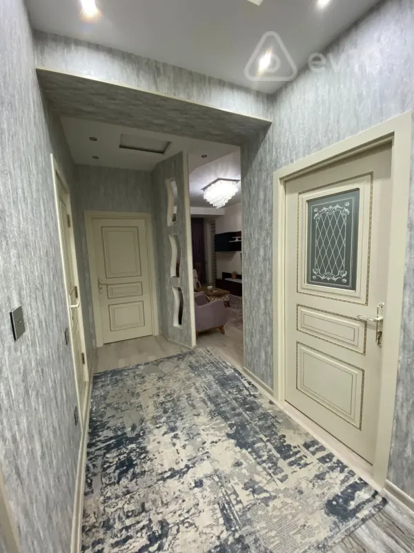 Satılır 3 otaqlı yeni tikili 90 m²