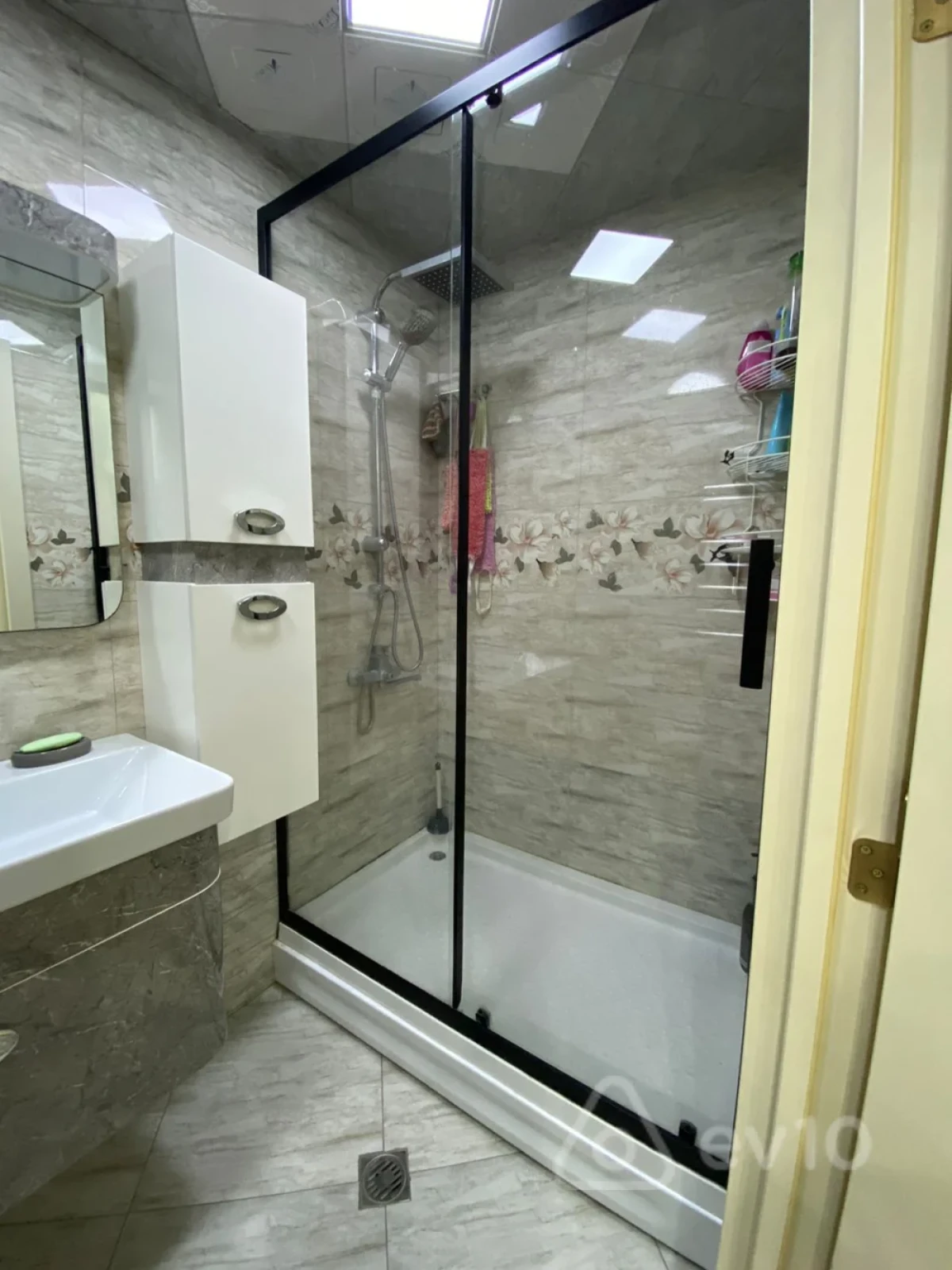 Satılır 3 otaqlı yeni tikili 90 m²