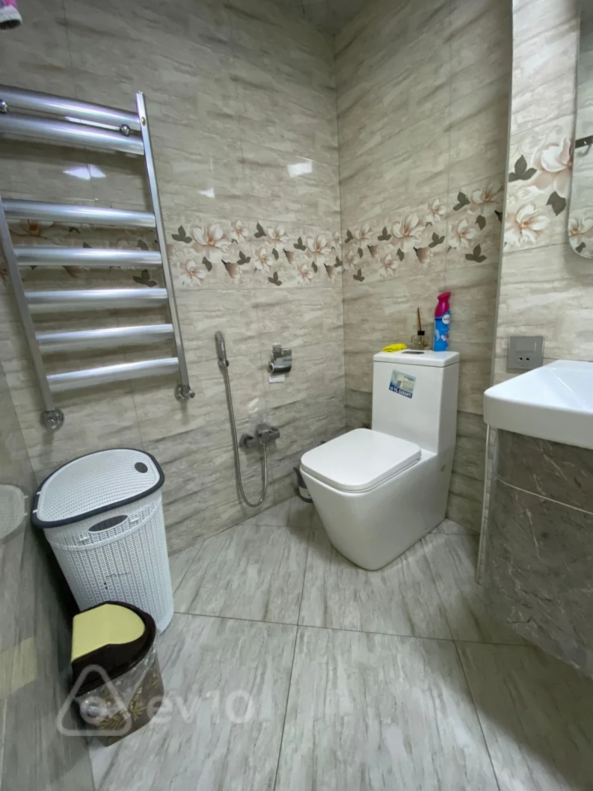 Satılır 3 otaqlı yeni tikili 90 m²