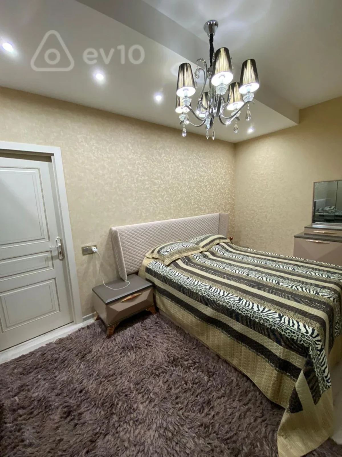 Satılır 3 otaqlı yeni tikili 90 m²