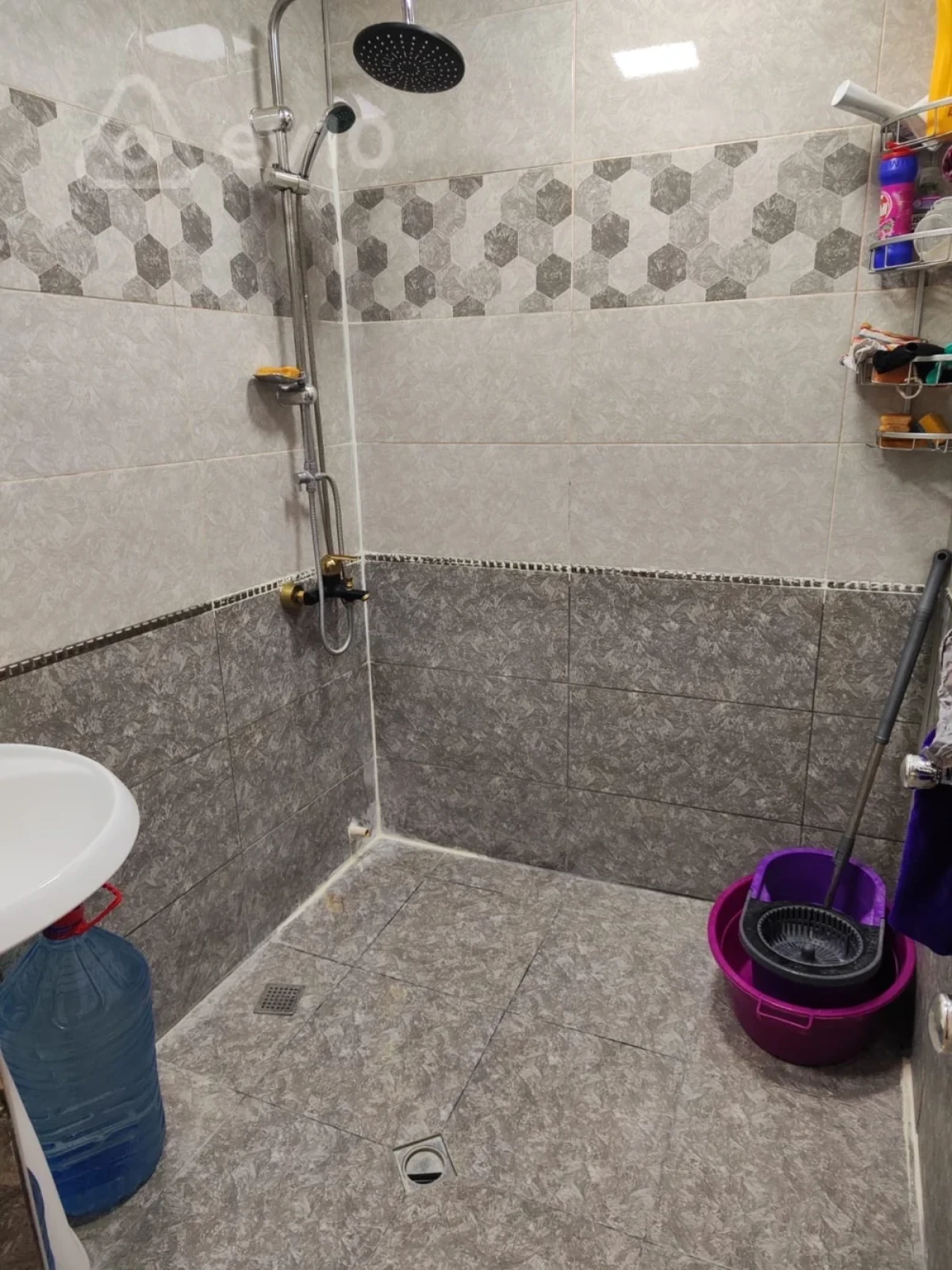 Kirayə verilir 2 otaqlı köhnə tikili 65 m²